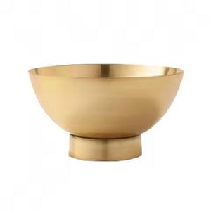 Bol de service décoratif en métal doré poli fait main, design moderne, écologique et compatible lave-vaisselle, robuste et durable - Product Image 4