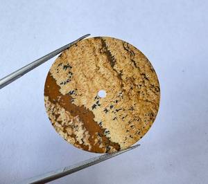 Cadran de montre en jaspe naturel brun A K Gems 30,50 mm |   Façade de pierre précieuse ultra-fine de 0,60 mm |   Trous central de 2 mm |   OEM/ODM de luxe sur mesure - Product Image 1