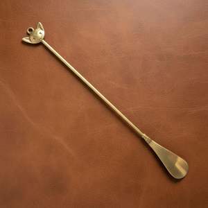 Elegante Calzador de Latón Macizo, Duradero, con Acabado Liso, Ideal para Calzado de Lujo - Product Image 4