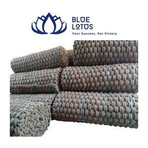 Tapis en fibre de coco tissée durable disponible, géotextile en fibre végétale, revêtement de sol, emballage en vrac - Product Image 1