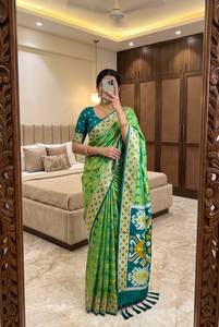 Sari en soie douce indienne violet Leranath, motif Patola, travail de tissage Zari, tenue ethnique pour femmes, pour fêtes et mariages, en soie lourde - Product Image 4