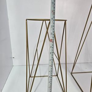 Support à plantes en métal doré, lot de 2, support à plantes géométrique en fil métallique pour intérieur, pot moderne, décoration de la maison, support à fleurs au sol, WB Inc India - Product Image 5