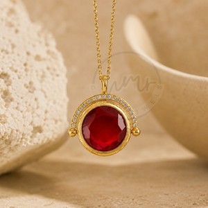 Hermoso Collar Colgante de Cristal Rojo Hidrotermal de Diseño, Chapado en Oro de Latón con Halo de Circonitas, Joyería para Mujer - Product Image 3
