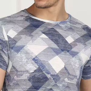 Camiseta de sublimación para hombre desarrollada con tela de poliéster premium para una impresión nítida y una calidad de color duradera. - Product Image 5