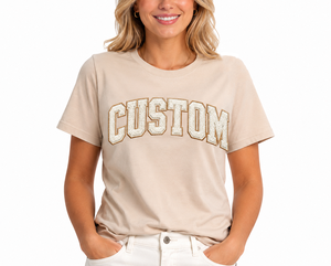 T-shirt personnalisé brodé pour femme, col rond, manches courtes, en jersey de coton décontracté, tendance 2026, en vente en ligne - Product Image 1
