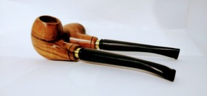 Pipe à fumer en bois faite à la main, forme naturelle, rustique, durable, objet d'art, objet de collection, pipe à cigares par Curio Craft India - Product Image 3