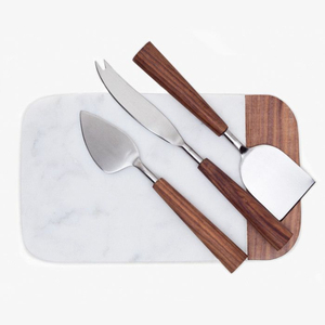 Juego de 3 cuchillos para queso de acero inoxidable con mango de madera de acacia de diseño moderno, herramientas para servir queso de metal pulido para uso doméstico y hotelero. - Product Image 1