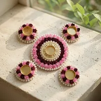 Ensemble de bougeoirs artisanaux en forme de rose rose et de perle avec plateau floral Rangoli pour la décoration de la maison, idéal pour Diwali, les mariages et les festivals