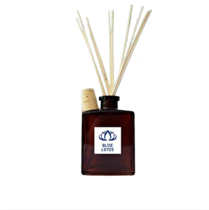 Recharge de bâtonnets diffuseurs cylindriques en rotin artisanal sans alcool, sans plomb, écologiques, parfum frais Lotus Bleu - Product Image 1