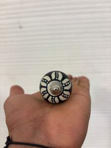 Boutons de tiroir en céramique peints à la main noir et blanc, poignées décoratives pour armoires, poignées de meubles artistiques uniques, boutons en céramique de qualité supérieure - Product Image 5