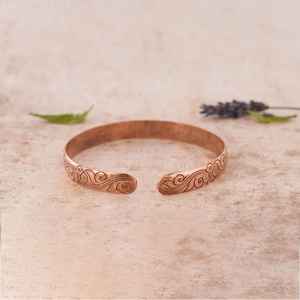 กำไลทองแดงแท้สไตล์โบโฮชิค งานแฮนด์เมด เครื่องประดับบำบัดรักษาตามธรรมชาติ ผลิตในเนปาล - Product Image 4