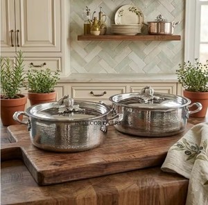 Juego de 4 cacerolas Ruffoni de acero inoxidable plateado brillante con textura martillada y tapa superior negra, sartén antiadherente - Product Image 3