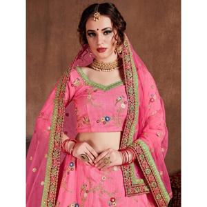 Elegante Rosa diseñador bordado nupcial Lehenga Choli para el desgaste del novio - Product Image 2