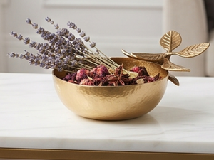 Bol en métal doré de qualité supérieure avec accent feuille, fait main, plat décoratif pour présentation sur table, élégant, essentiel pour la maison - Product Image 3