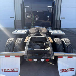 Camión Semirremolque Kenworthz W900L CummiIns GX 2023 en Perfecto Estado | Tractor | Camiones - Product Image 3