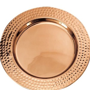 Assiette de présentation en cuivre martelé à fossettes profondes – Base de vaisselle polie pour les entreprises de location d'événements et la restauration - Product Image 1