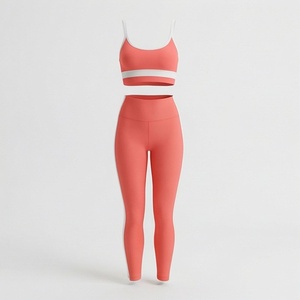 Conjunto de yoga de cintura alta color coral para mujer, top con tirantes finos y leggings largos - Product Image 1