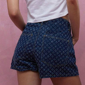 Shorts de Mezclilla de Cintura Alta para Mujer con Cierre de Cordón, Diseño de Cinco Bolsillos, Estampado de Letras, Estilo Casual, 100% Algodón Transpirable - Product Image 2