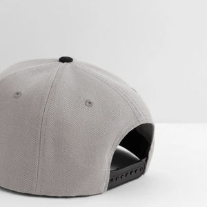 Casquette Snapback Unisexe Grise en Toile Respirante et Imperméable, Visière Noire, 6 Panneaux, Réglable, Style Décontracté pour Adultes - Product Image 6