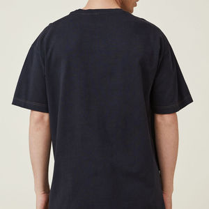 Camiseta de algodón antiarrugas de corte holgado para hombre a precio asequible, camiseta extragrande de hombros caídos con cuello redondo para hombre. - Product Image 3