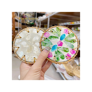 Ensemble de dessous-de-verre en rotin tressé fait main de luxe, style bohème, incrusté de nacre, avec support en feutre/mousse, écologique, pour la maison et les restaurants - Product Image 1