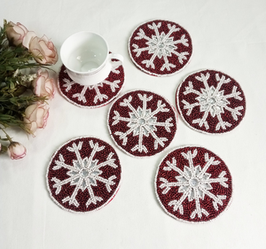 FAIZA CRAFT - Juego de 6 Posavasos Navideños con Cuentas Hechas a Mano, Ecológicos, con Diseño de Copo de Nieve, Rojos y Blancos, Tamaño Personalizable - Product Image 4
