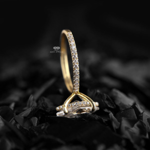 Anillo de Compromiso con Diamante Solitario Marquise Cultivado en Laboratorio, Halo Oculto, Oro de 14K, Certificado IGI, 2.36 CT de Cuarataje Total, con Pavé - Product Image 3