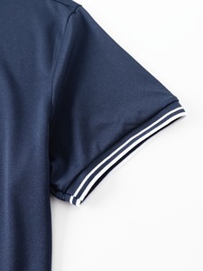 Nouveaux polos pour hommes en coton de haute qualité à manches courtes, avec logo personnalisé, pour la vente en ligne à prix abordable, bleu avec bordure blanche. - Product Image 4