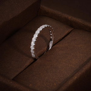 Bague demi-éternité en diamant de laboratoire de qualité supérieure, alliance de mariage empilable en diamant, livrée avec certificat, en or massif 14K 18K - Product Image 4