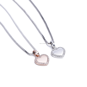 Colgante de Plata de Ley 925 con Disco Redondo Pequeño y Cristal CZ, Colgante de Moda con Forma de Corazón - Product Image 5