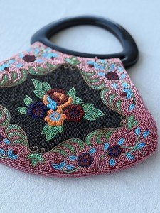 Bolso de Mano Vintage con Cuentas Florales TIMELESS CRAFT, Bordado, Forma Personalizada, Elegante Bolso de Diseño Artesanal para Boda - Product Image 2
