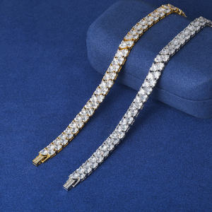 Pulsera de tenis de moissanita con certificación GRA de RAMDUT IMPEX, chapada en plata, corte ovalado, personalizable, con perlas de diámetro ajustable y engaste de garra, brillante. - Product Image 1