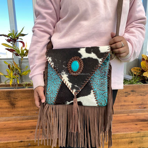 Última fábrica al por mayor en relieve de cuero de vaca con flecos bandolera para mujer personalizado moda espeleología bolsos de hombro de cuero - Product Image 2