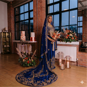Dirac de Mariage Somalien Bleu Royal Premium avec Broderie Dorée Ornée et Élégance Nuptiale Majestueuse - Product Image 1