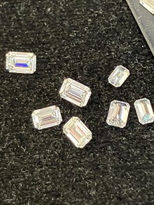 Petits diamants de mêlée scintillants, taille émeraude, cultivés en laboratoire, excellente taille, CVD HPHT, certifiés IGI, pour la fabrication de bijoux - Product Image 6