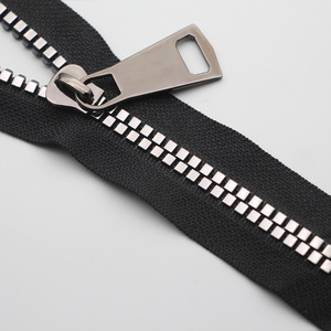 Tête de fermeture éclair avec logo personnalisé # 3 # 5 # 7 # 8 # Lot de 10 fermetures éclair en plastique pour vêtements - Product Image 1