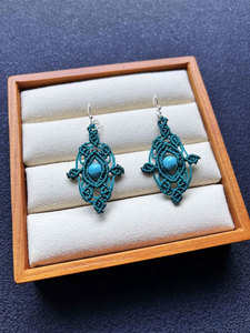 Boucles d'oreilles pendantes géométriques en macramé plaqué or certifiées IGI, pierre turquoise, style bohème, bijoux pour femmes, confectionnées en fil de lin - Product Image 3