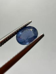 Zafiro Azul Natural, Gema Preciosa de Corte Ovalado, 1.40 Quilates, de Ceilán, Sri Lanka, para Joyería Personalizada, Zehra Gems, Juego de Colores - Product Image 1