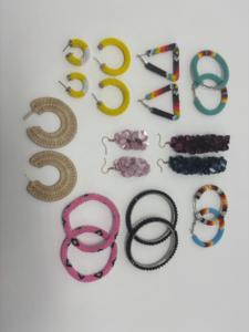 Conjunto de Pendientes Colgantes y Pulsera de Macramé con Cuentas de Cobre Hechas a Mano, Diseño Elegante con Forma de Corona y Baño de Plata, Encanto Artesanal - Product Image 3