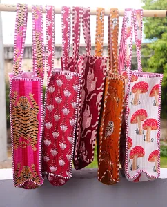 Bolsa de Mano Personalizada para Mujer, Forro de Algodón Acolchado con Estampado de Bloques, Opciones de Venta al Por Mayor, Lavable, Organizador para Viajes y Compras, Varios Tamaños - Product Image 1