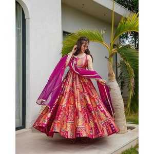 Vestido Anarkali Hecho a Mano con Dupatta, Bordado en Organza, Color en Contraste, Silueta en A, Cintura Imperio, Talla XS para Fiesta - Product Image 2