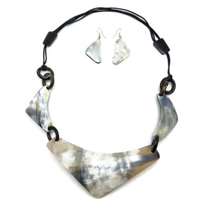 Buffalo Horn <b>Statement</b> <b>Necklace</b> Set Handmade Animal Theme Pendant Jewelry Natural Texture Wedding Gift - Product Image 1