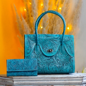 Bolso tote con diseño occidental, elegante, 100% cuero genuino, con flores talladas a mano, color azul cielo, para mujer, multiusos. - Product Image 4