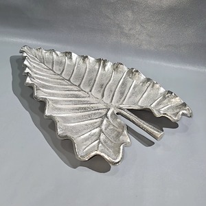 Bandeja de Metal Plateada para Postres y Alimentos, Diseño Maravilloso, Vajilla de la Más Alta Calidad, Plato para Servir Comida al Precio Más Bajo - Product Image 3