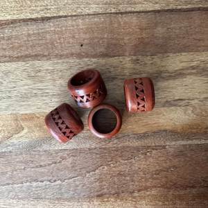 Portavelas Cuadrado de Madera de Teca y Caoba para Huracanes, Venta al por Mayor |   Fragancia de Lujo para el Hogar, Decoración Artesanal Marrón para el Hogar, al por Mayor - Product Image 1