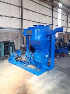 Système de convoyeur à vide industriel à moteur pour le transfert enceint de matériaux en poudre et granulaires sur de longues distances - Product Image 6