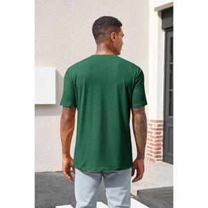 Camiseta Verde de Manga Corta para Hombre con Bolsillo en el Pecho, Cuello Redondo, Corte Regular, Estilo Casual, Diseño con Ribete en Contraste - Product Image 4