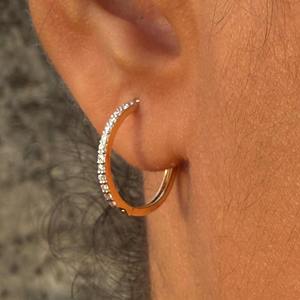 Pendientes de Aro Huggie con Diamantes Cultivados en Laboratorio de Oro de 14K, 1 Quilate en Total, Joyería Minimalista para Mujer, Regalo para Fiesta - Product Image 2
