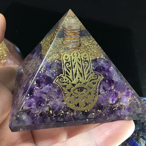 Vente en gros d'Améthyste naturelle en cristal style Feng Shui orgone orgonite énergie pyramide de pierres précieuses en vrac pour la méditation - Product Image 1