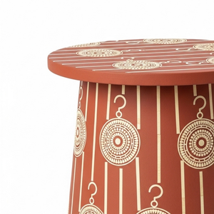โต๊ะข้างอุตสาหกรรมเคลือบเงาหรูหราแบบขายส่ง ตกแต่งด้วยสติกเกอร์ลายชนเผ่า ทำด้วยมือ พร้อมเก้าอี้เสริมลายชาติพันธุ์ โต๊ะข้างทำจากไม้เอ็มดีเอฟคุณภาพพรีเมียม เหมาะสำหรับโรงเรียน - Product Image 4
